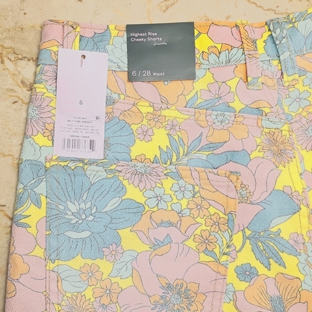 NWT wild fable High Rise Cheeky 5-pocket Multi-Floral Cotton Denim Shorts 6/28 - Picture 4 of 4